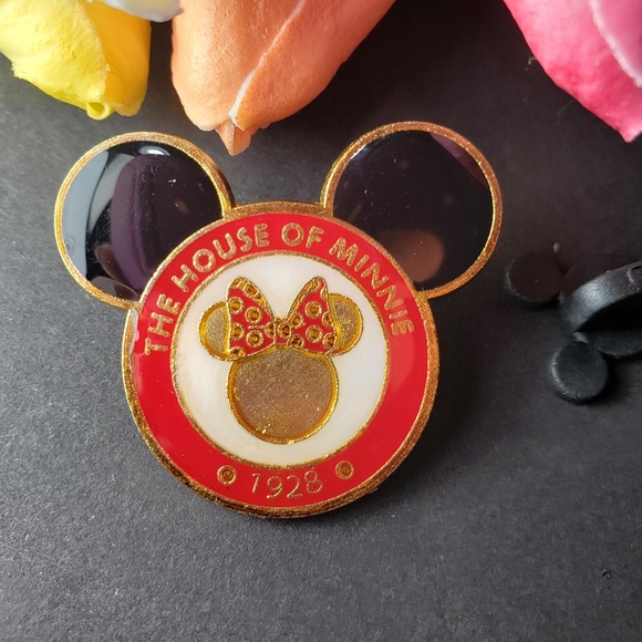 Disney Jewelry - 4/$25 Disney The House of Minnie 1928 Pin